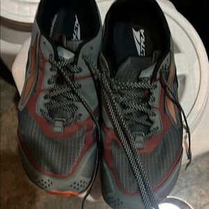 Altra Lone  peak 6 size 13